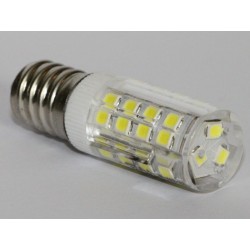 Ampoule LED céramique E14 5W 6000K lumière du jour – gros plan