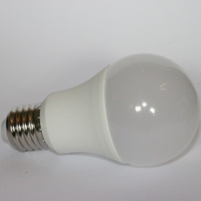 Lampadina a filamento LED E27 8W 2700 Kelvin Dimmerabile bianco caldo 990  lumen