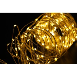 Catena luminosa LED in filo di rame a batterie Modee (100LED/10m/10cm) bianco caldo